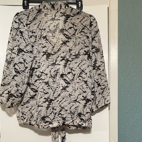 FOREVER 21 Blouse Size S - Picture 2 of 9